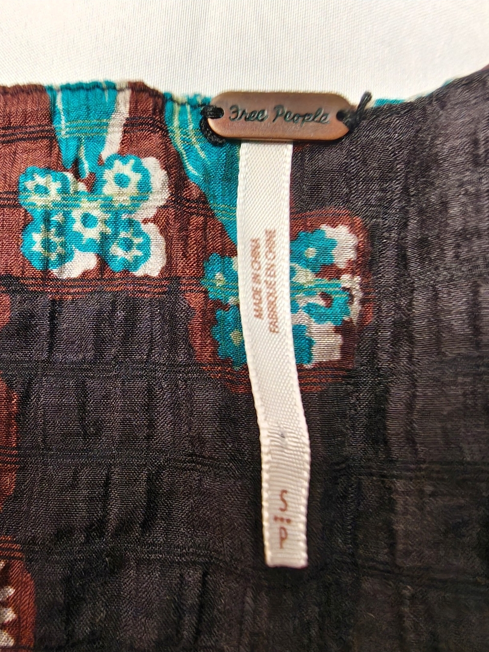 Free People Floral Crinkle Tie Front Blouse Small Brown Turquoise Boho Top - Picture 6 of 7